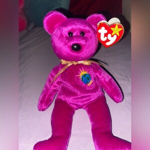 Ultra-rare Millenium Beanie Baby; Near mint condition with tags!!